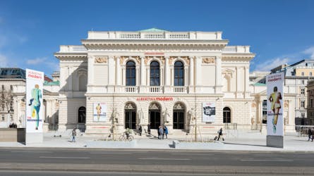 Entrada al museo ALBERTINA modern de Viena